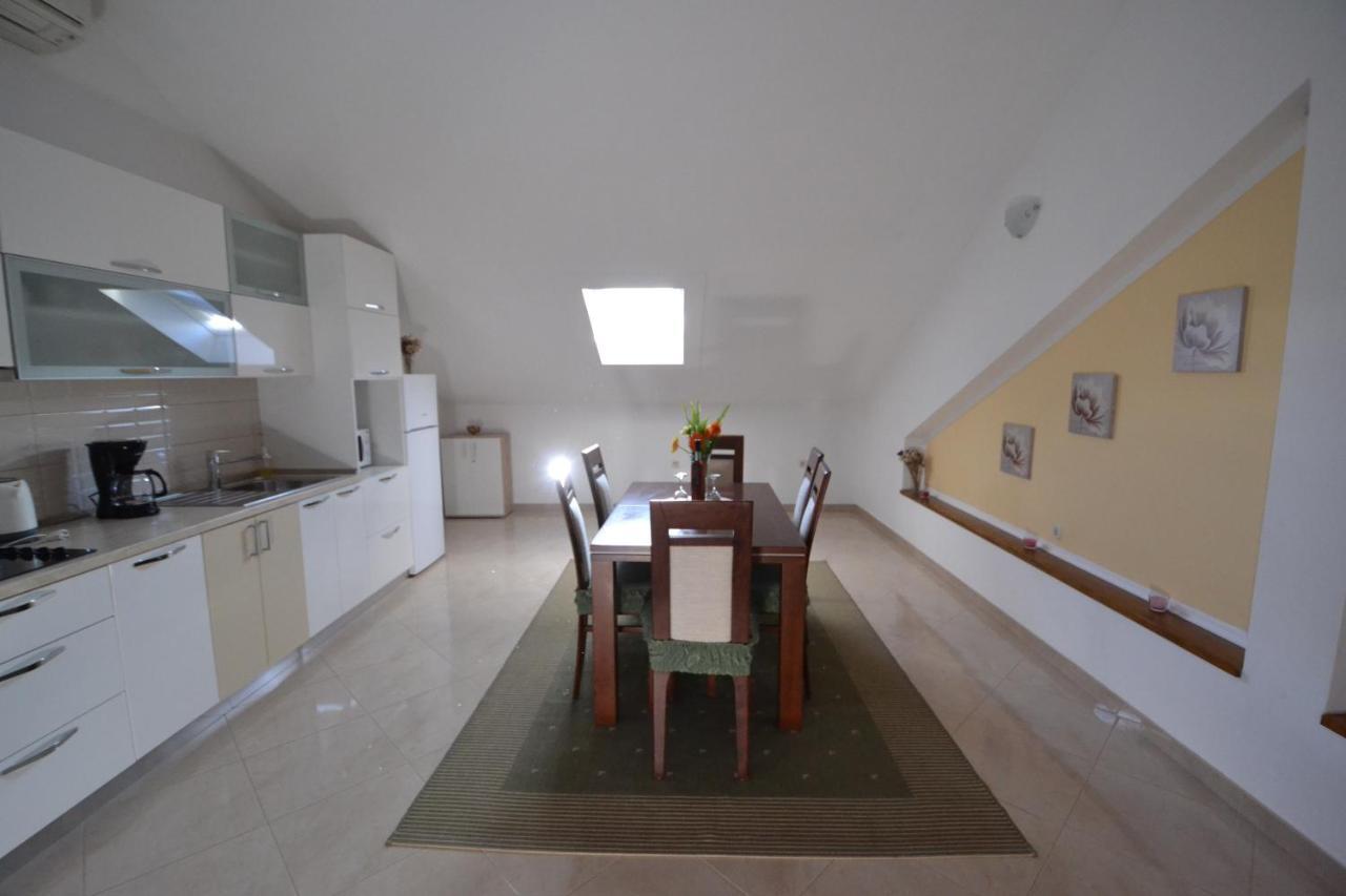 Apartmani Antonia Nakic -Stobrec Split Exterior photo