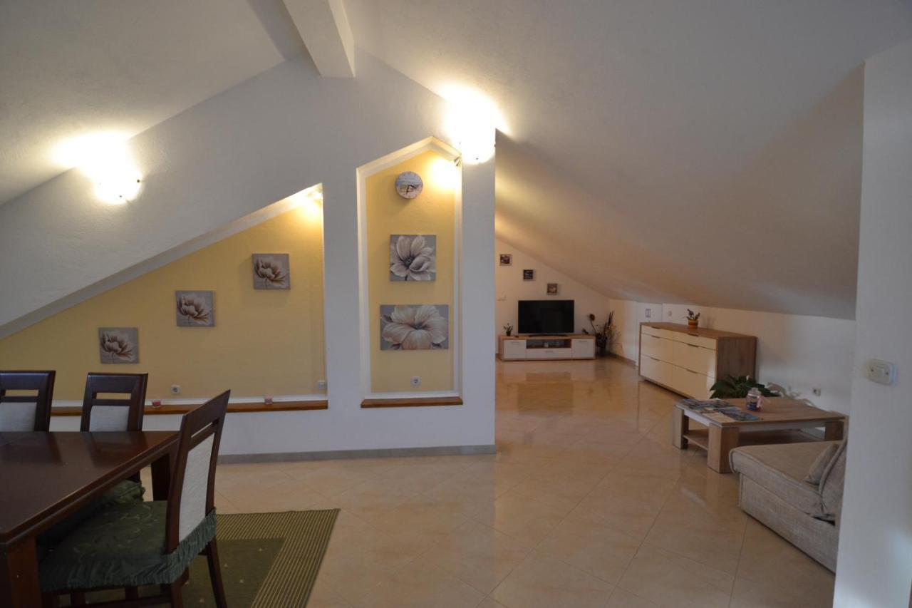 Apartmani Antonia Nakic -Stobrec Split Exterior photo